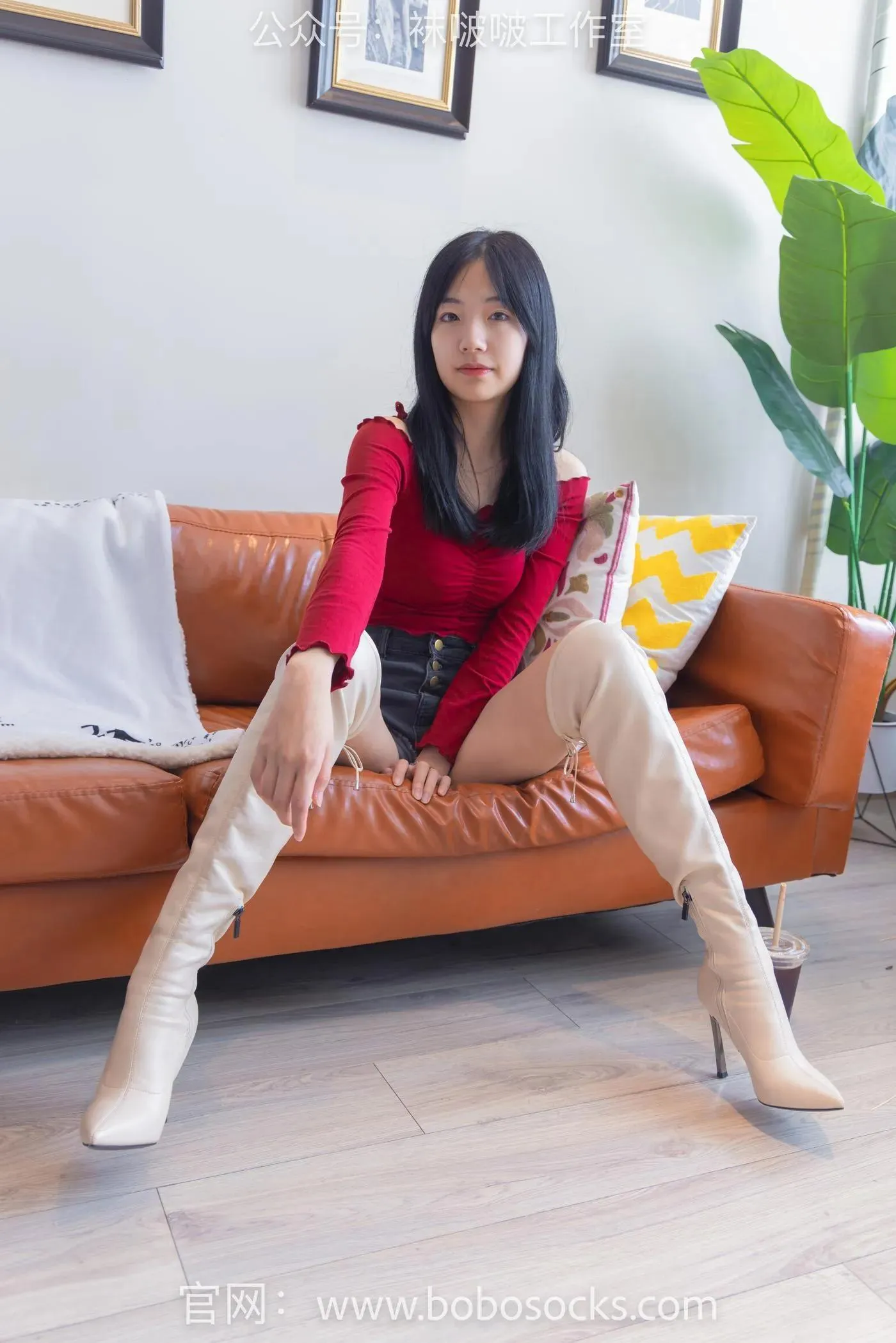 [BoBoSocks袜啵啵]NO.120 小甜豆-高跟长靴、白棉袜、裸足 [170P]插图6